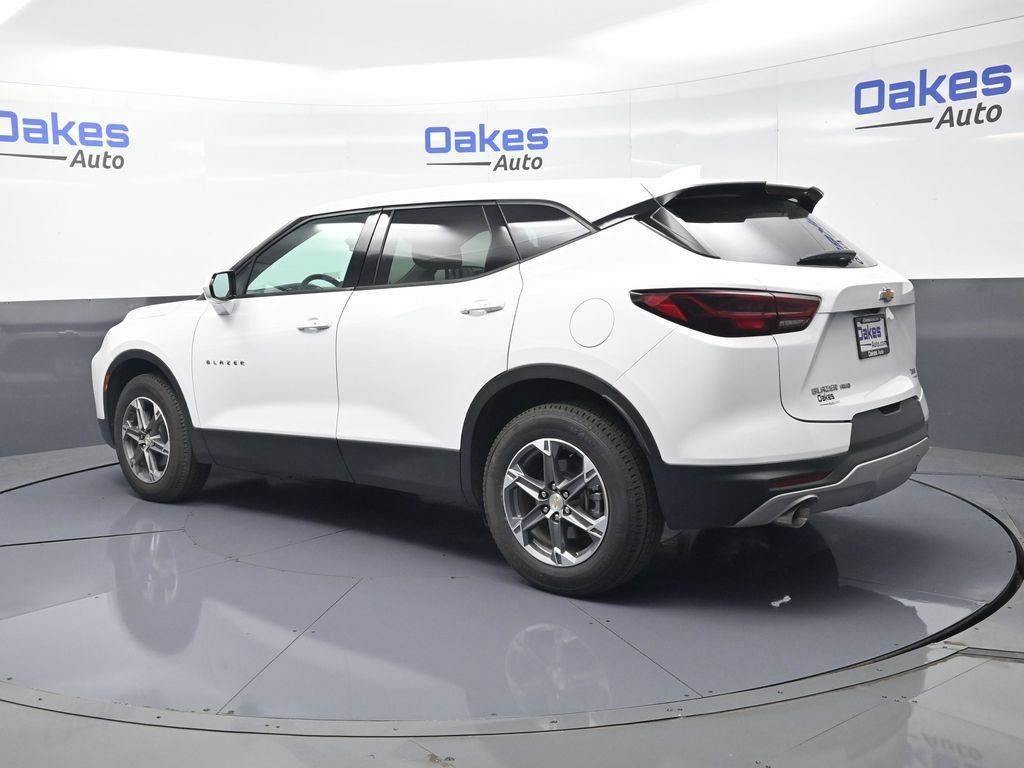 Used 2025 Chevrolet Blazer LT AWD/4WD image 5