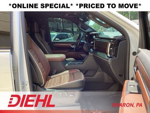 Used 2024 GMC Sierra 3500 Denali Ultimate AWD/4WD image 13