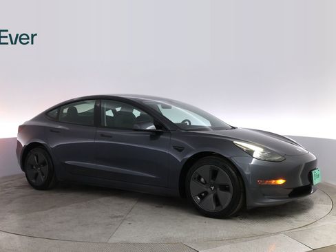 Used 2023 Tesla Model 3 Standard Range image 14