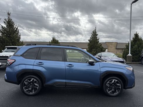 Used 2025 Subaru Forester Limited image 9