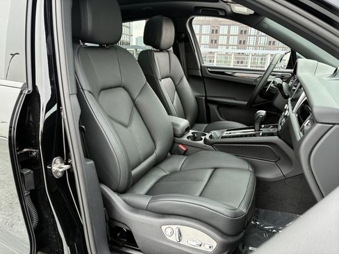 Certified 2026 Porsche Macan AWD/4WD image 21