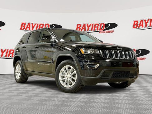 Used 2022 Jeep Grand Cherokee Laredo E image 1