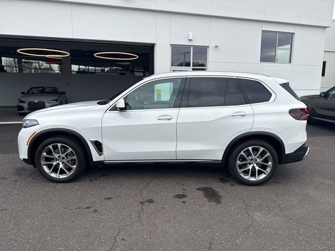 Certified 2024 BMW X5 xDrive40i w/ Premium Package image 2