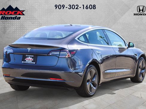 Used 2018 Tesla Model 3 Mid Range image 4