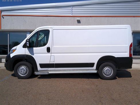 Used 2025 RAM ProMaster 2500 w/ U-Haul Equipment Group FWD image 2