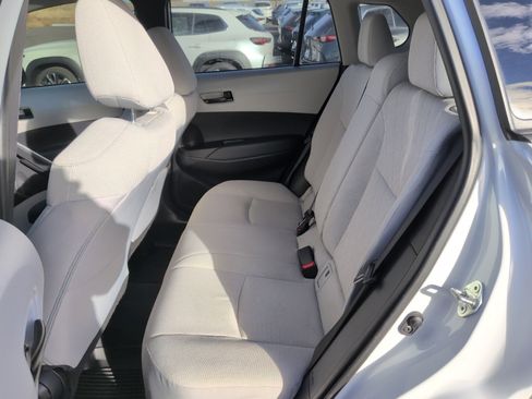 Used 2023 Toyota Corolla Cross LE image 12