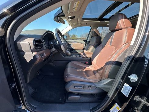 Used 2023 Honda Pilot Elite image 2