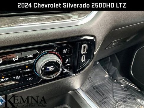 Used 2024 Chevrolet Silverado 2500 LTZ w/ LTZ Premium Package image 21
