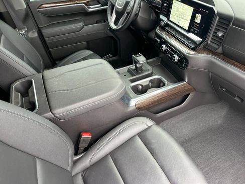 Used 2025 GMC Sierra 1500 Elevation w/ Elevation Premium Package AWD/4WD image 15