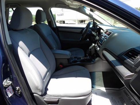 Used 2019 Subaru Outback 2.5i AWD/4WD image 11