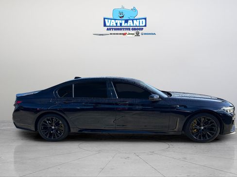 Used 2022 BMW 750i xDrive w/ Autobahn Package AWD/4WD image 6
