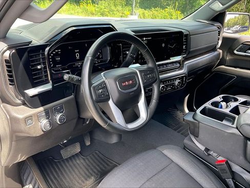 Used 2025 GMC Sierra 1500 Elevation AWD/4WD image 8