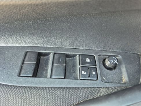 Used 2025 Toyota Corolla LE FWD image 15