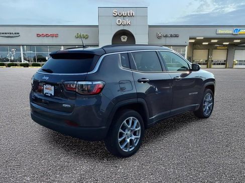 Certified 2024 Jeep Compass Latitude AWD/4WD image 3