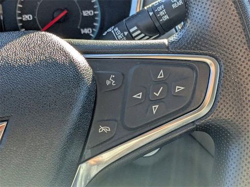 Used 2023 Chevrolet Equinox LS image 25