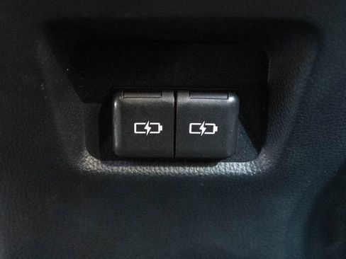 Certified 2025 Toyota RAV4 XLE AWD/4WD image 31