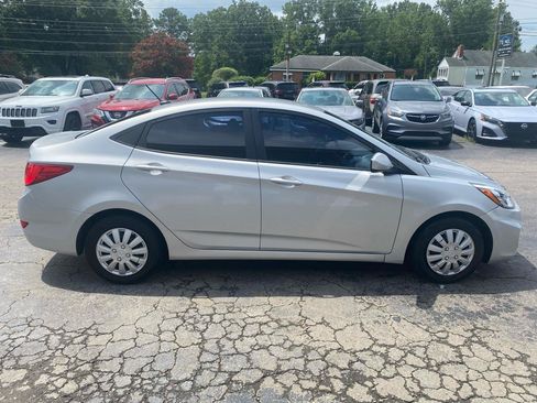 Used 2015 Hyundai Accent GLS FWD image 4
