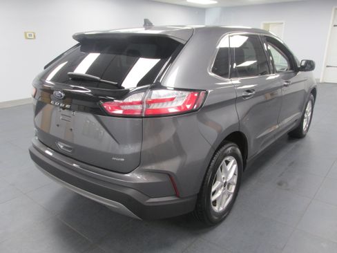 Used 2024 Ford Edge SEL AWD/4WD image 5