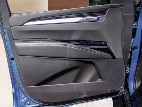 Used 2025 Cadillac Escalade Sport w/ Touring Package image 23