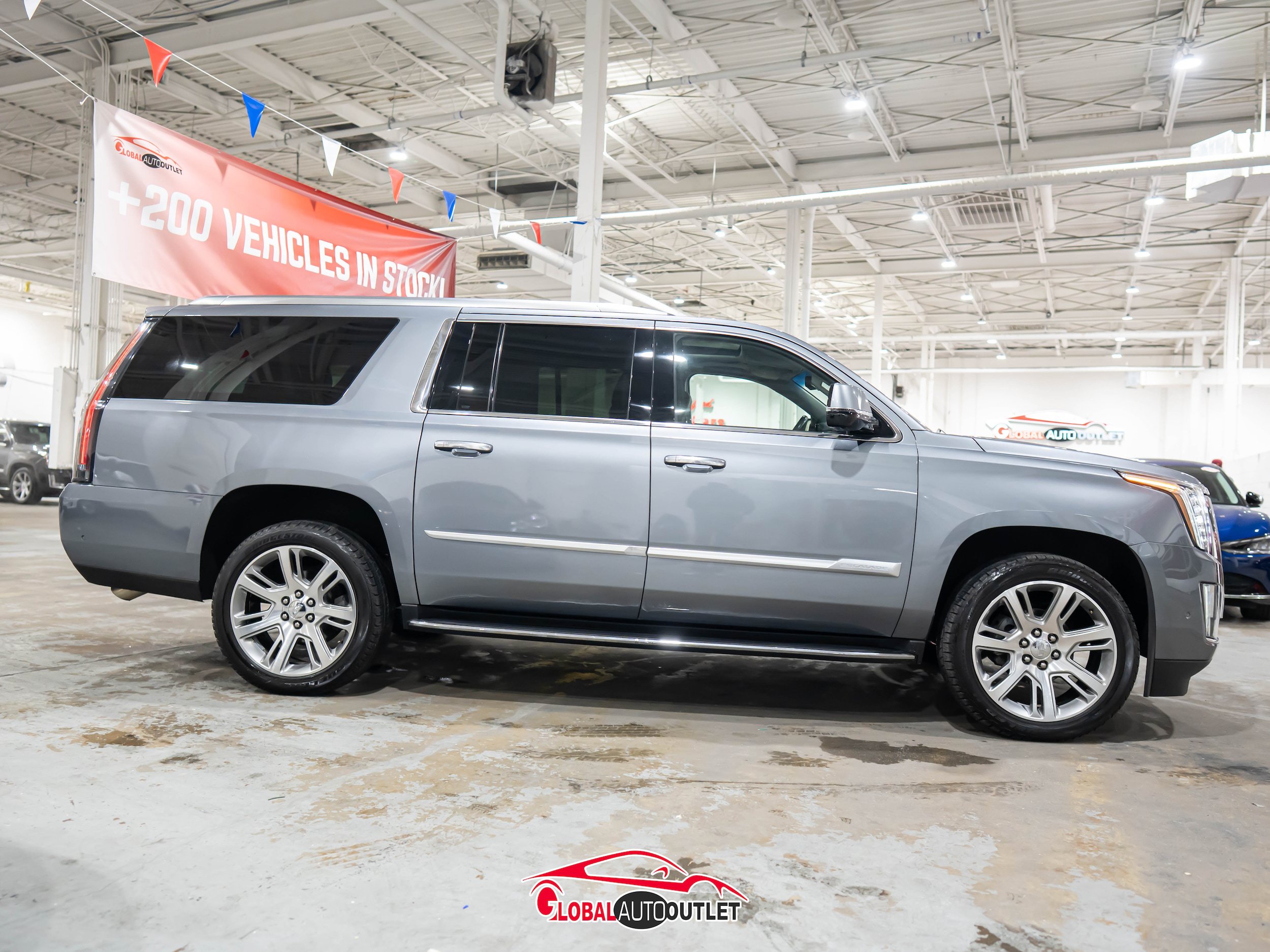 Used 2019 Cadillac Escalade ESV Luxury AWD/4WD image 8
