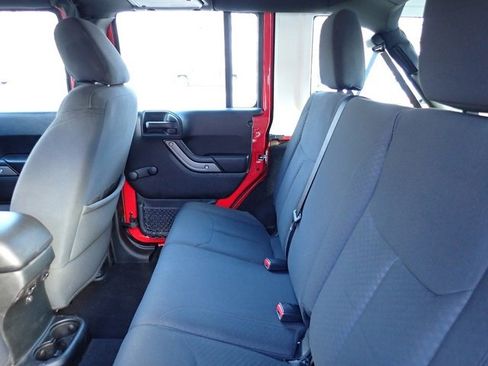 Used 2018 Jeep Wrangler Unlimited Sport image 17