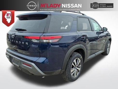 New 2026 Nissan Pathfinder SL image 7