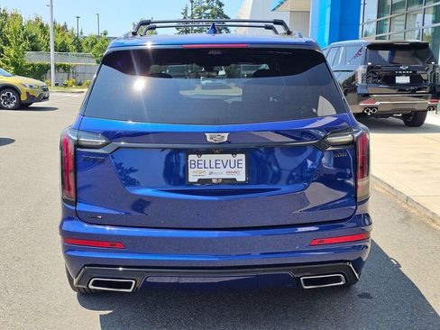 Used 2023 Cadillac XT6 Sport w/ Platinum Package AWD/4WD image 4