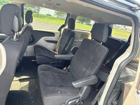 Used 2019 Dodge Grand Caravan SE FWD image 10