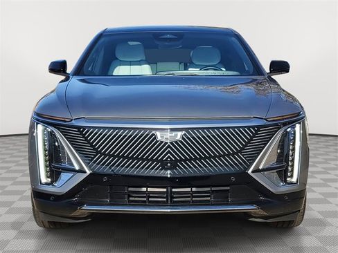 Certified 2024 Cadillac Lyriq Luxury image 2