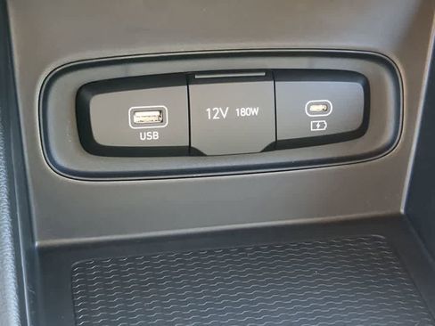New 2026 Hyundai Venue SE FWD image 30