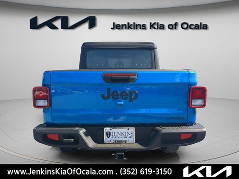 Used 2021 Jeep Gladiator Sport image 4