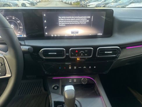 New 2026 Nissan Sentra SR w/ Floor Mat Package image 27