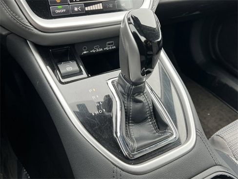 Used 2023 Subaru Outback Premium image 29