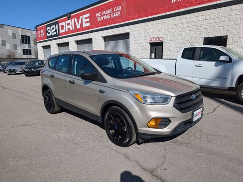 Used 2017 Ford Escape S image 4