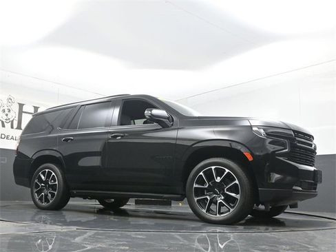 Used 2024 Chevrolet Tahoe RST w/ Luxury Package image 2