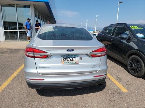 Used 2019 Ford Fusion SE FWD image 5