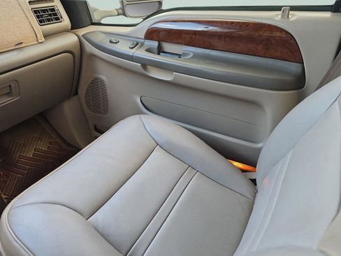 Used 2001 Ford Excursion Limited RWD image 18