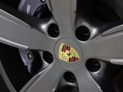 Used 2023 Porsche Cayenne Coupe image 21