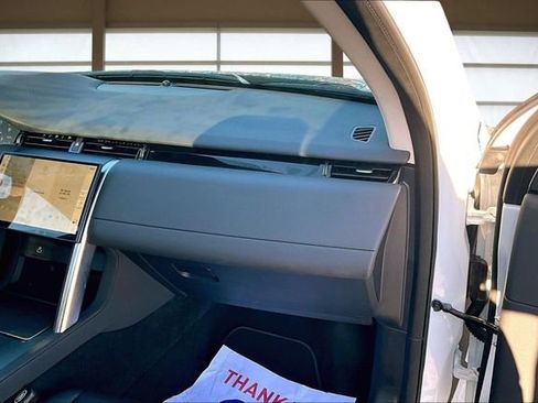 Used 2024 Land Rover Discovery Sport S image 17