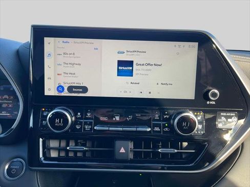 Certified 2025 Toyota Highlander Limited image 27