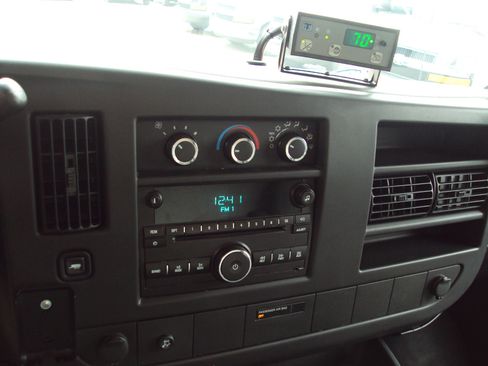 Used 2011 Chevrolet Express 1500 AWD image 20