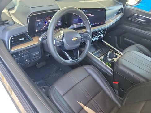Certified 2026 Chevrolet Suburban High Country AWD/4WD image 6
