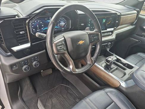 Used 2022 Chevrolet Silverado 1500 High Country w/ High Country Premium Package AWD/4WD image 10