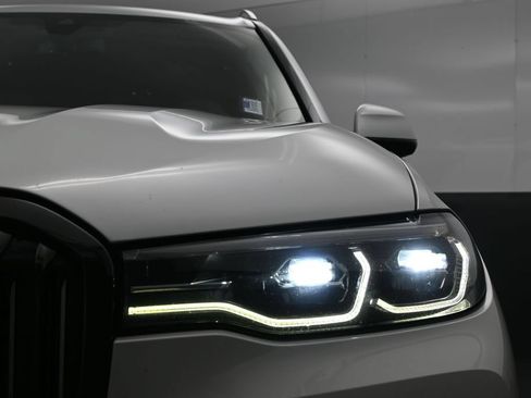 Used 2021 BMW X7 xDrive40i w/ Premium Package AWD/4WD image 14