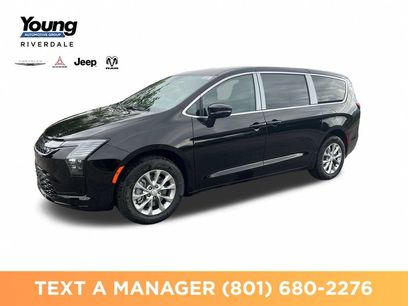 New 2027 Chrysler Pacifica Select w/ Family Tech Group