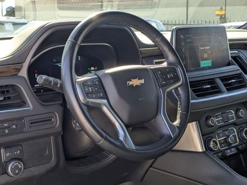 Used 2023 Chevrolet Suburban Premier image 15