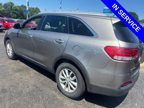 Used 2017 Kia Sorento FWD image 5