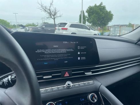 Used 2023 Hyundai Elantra SEL w/ Convenience Package FWD image 16
