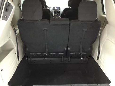 Used 2015 Dodge Grand Caravan SXT FWD image 15