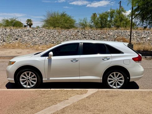 Used 2012 Toyota Venza XLE FWD image 2